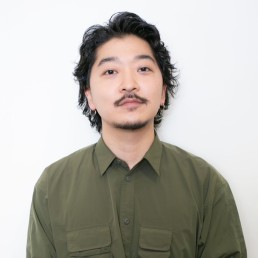 濱辺 郁人